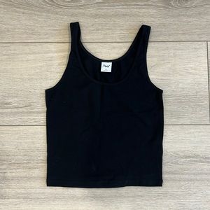 Aritzia/TNA - XS black slightly cropped tank